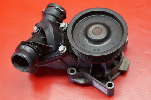BMW 3er E90 E91 Wasserpumpe Thermostat mit Anschlussstutzen 7805810 7805811