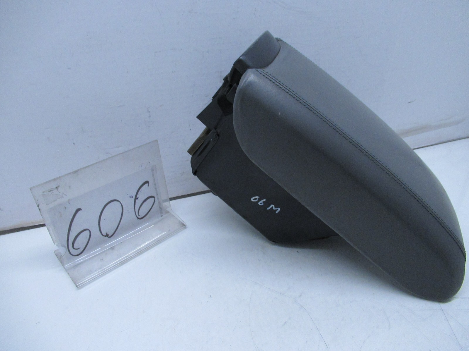 04-08 MASERATI QUATTROPORTE CENTER CONSOLE ARMREST ARM REST OEM