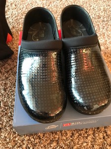 nursing shoes with arch support