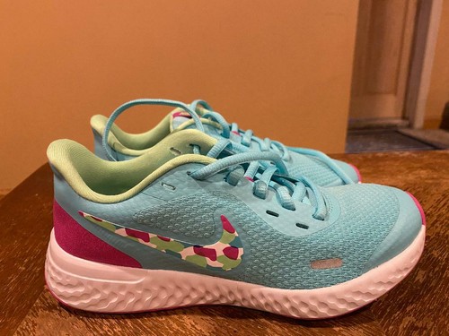 nike revolution 5 aurora green