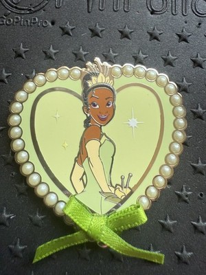 Tiana- Princess And The Frog Box Lunch Heart Pin W/ Pearl Border And Ribbon   