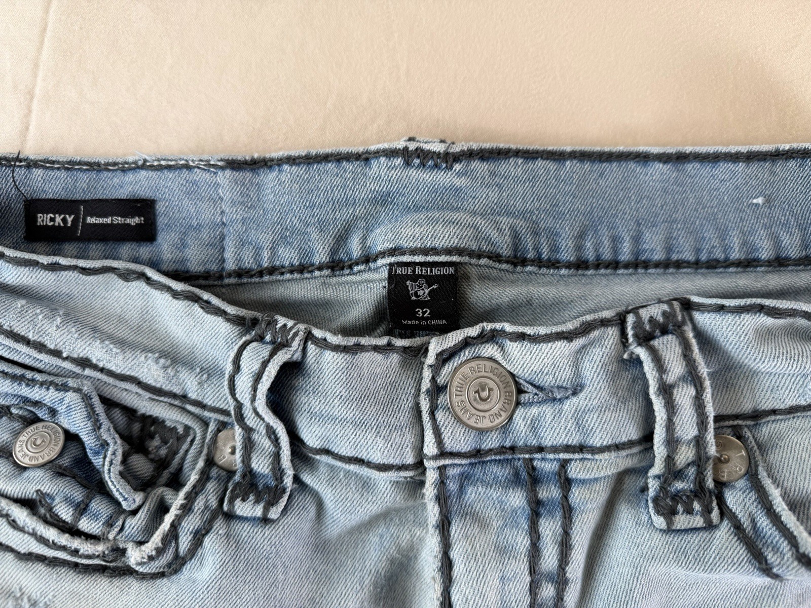 True Religion Ricky Relaxed Straight Jeans Mens 32 Light Wash Thick Stitch thumbnail 7