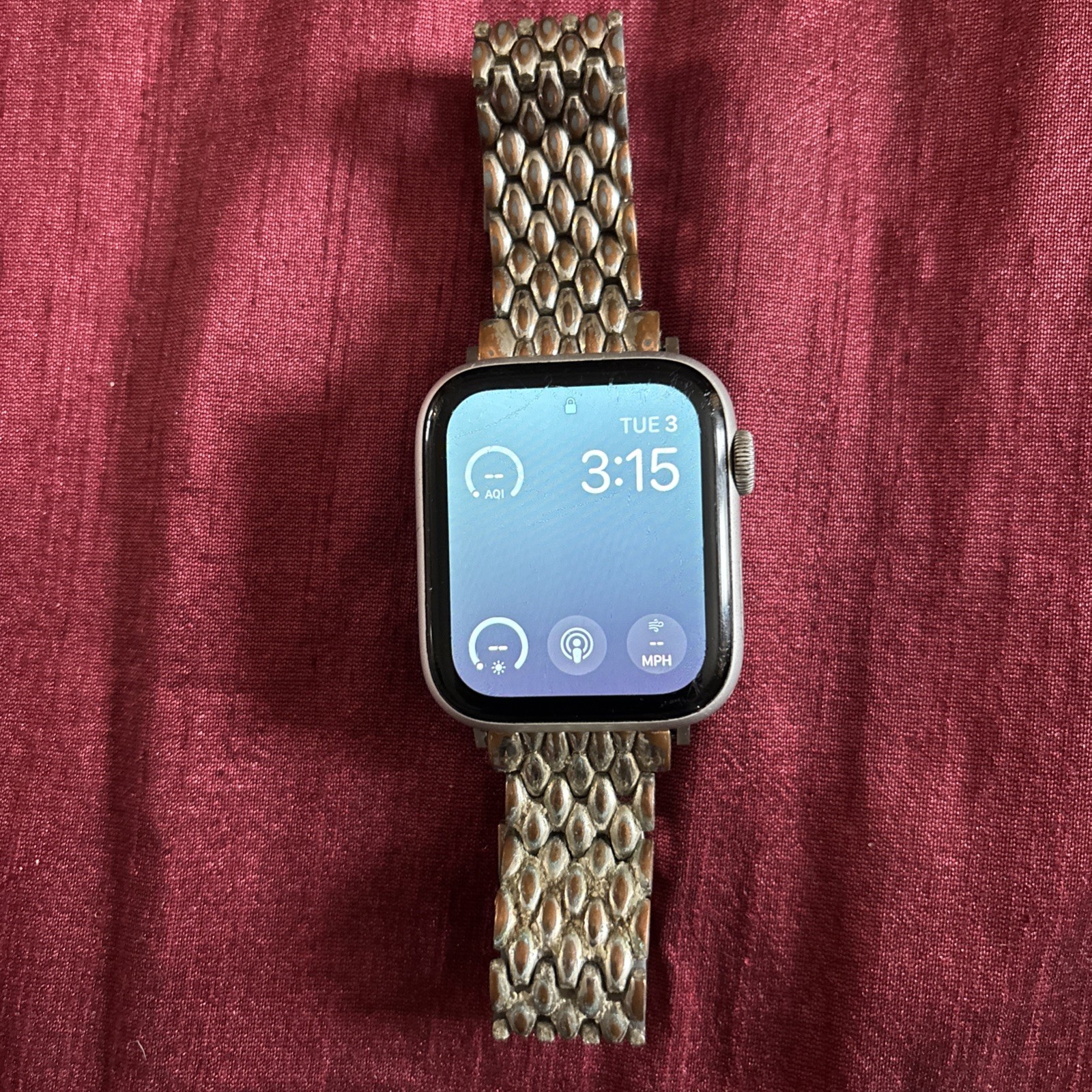 Apple Watch Series 4 44mm Space Gray Aluminum Case Black Sport Band (MTUW2LL/A)