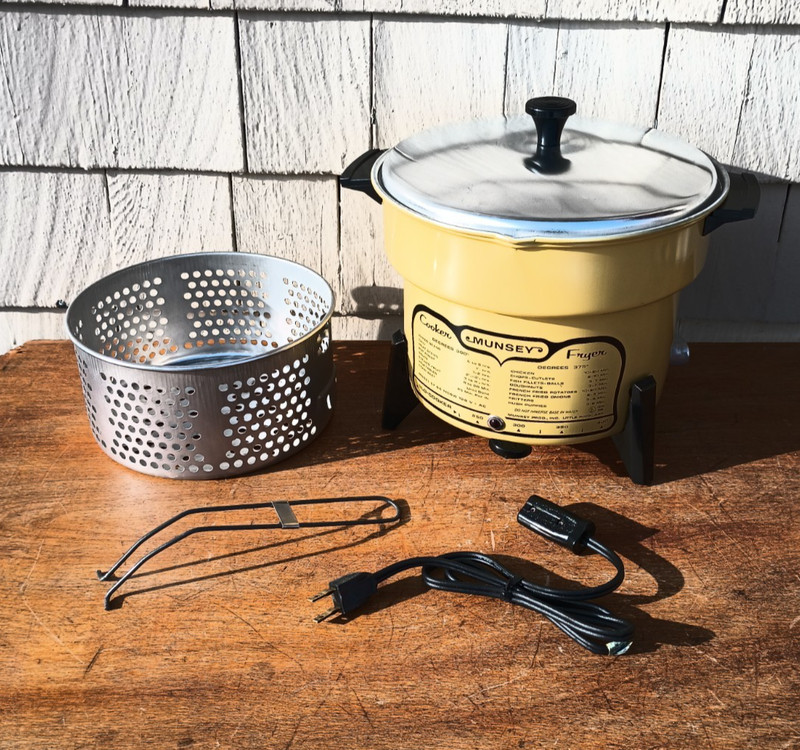 Vintage Munsey Slow Cooker Fryer - Pale Yellow - Model CF65 - Works