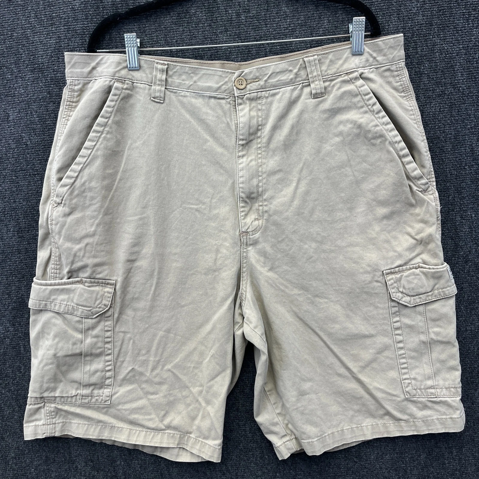 Wrangler Mens Relaxed Fit Cargo Shorts Beige Twill High Rise Pockets Size 38