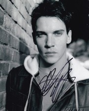 JONATHAN RHYS MEYERS signed Autogramm 20x25cm CITY OF BONES in Person autograph