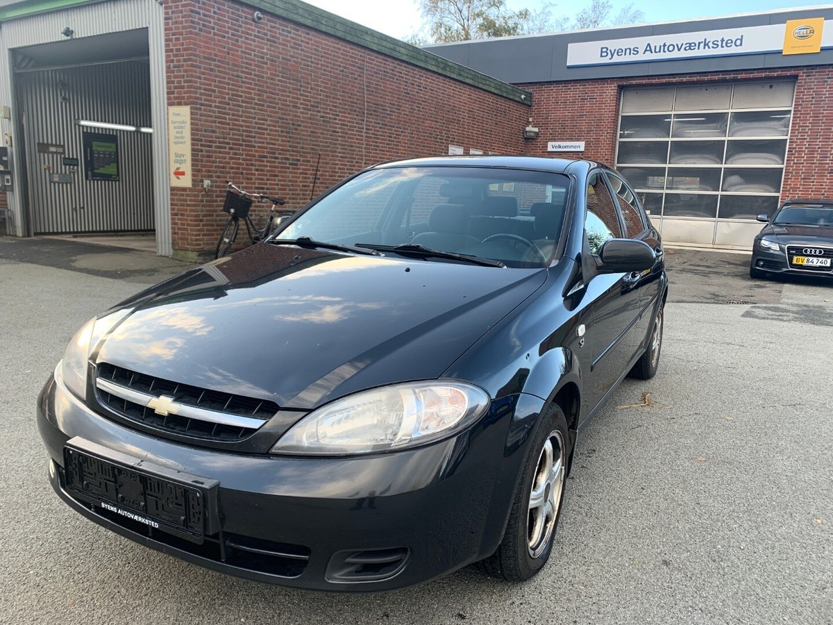 Chevrolet lacetti черный