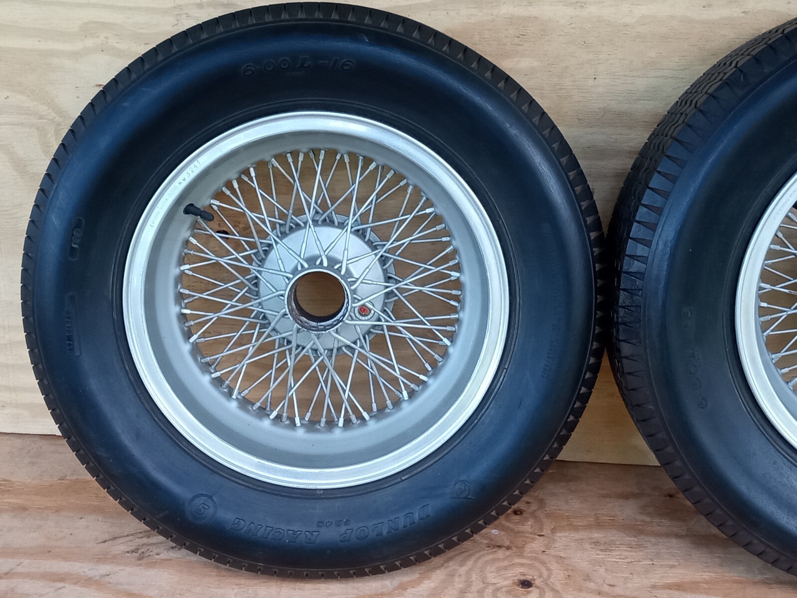 Ferrari 410S Borrani Wire Wheels_42 Rudge Hubs_16X5.5_RW3241_55-56_Dunlop Tires