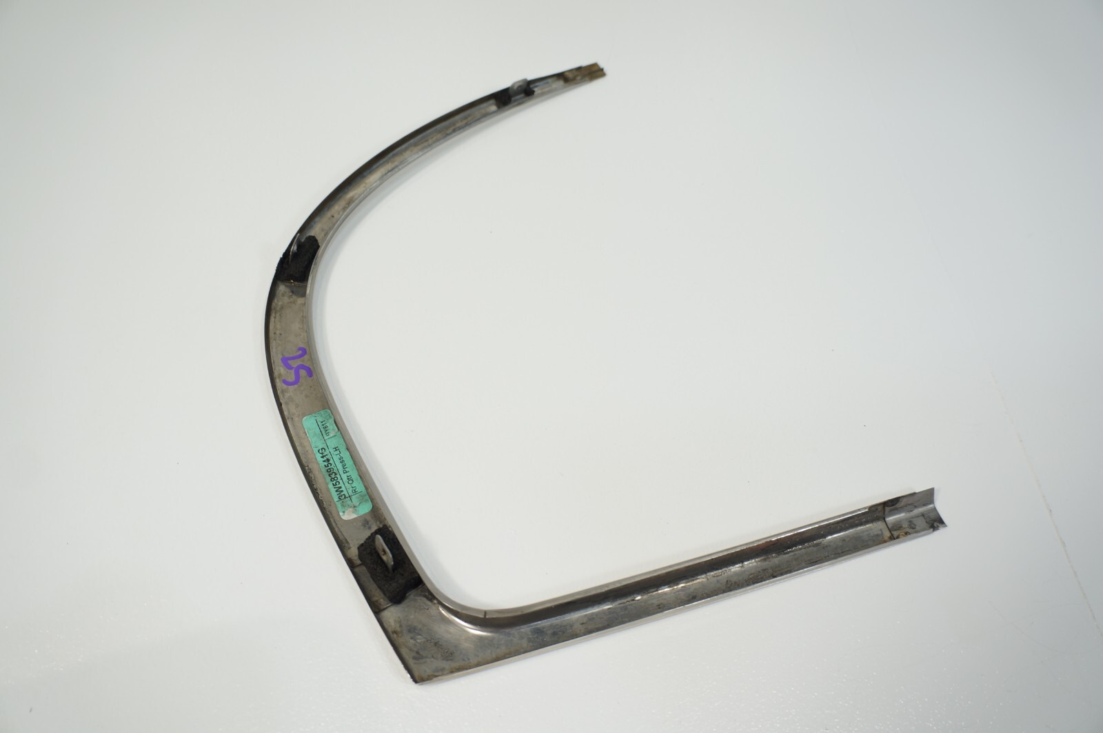 2009-2013 Bentley Continental Flying Spur Rear Driver Left Side Door Glass Trim 