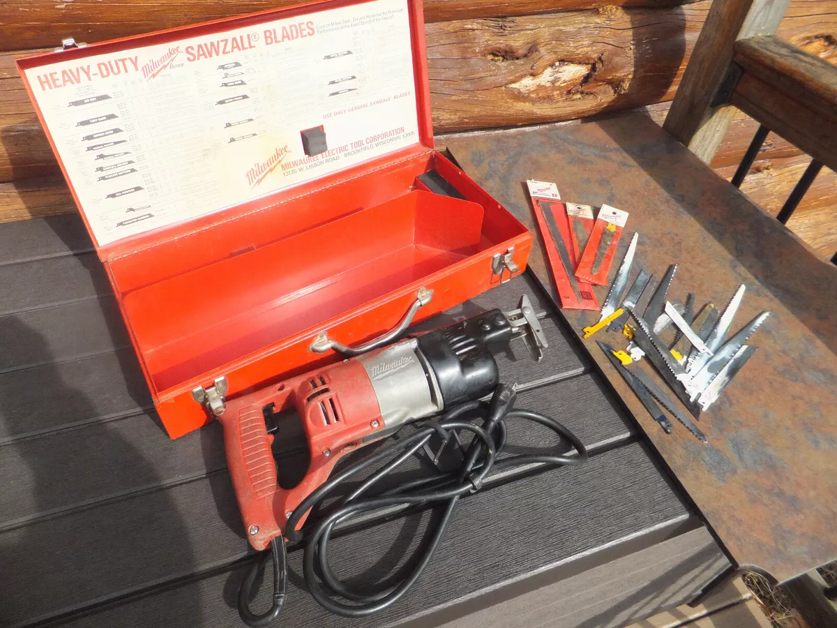 Milwaukee Heavy Duty Sawzall 6511 With Blades Metal Case