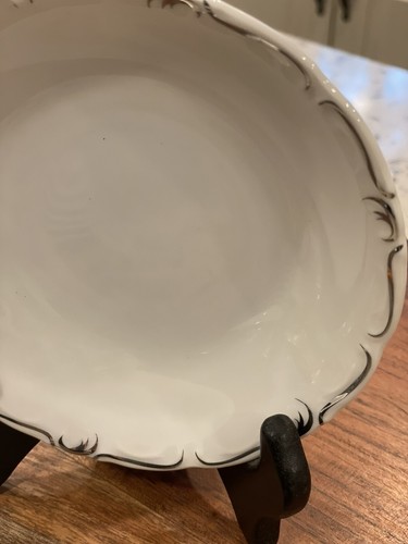 Modern China & Table Institute “Simplicity” 5 1/2” Fruit Bowl - Picture 2 of 7