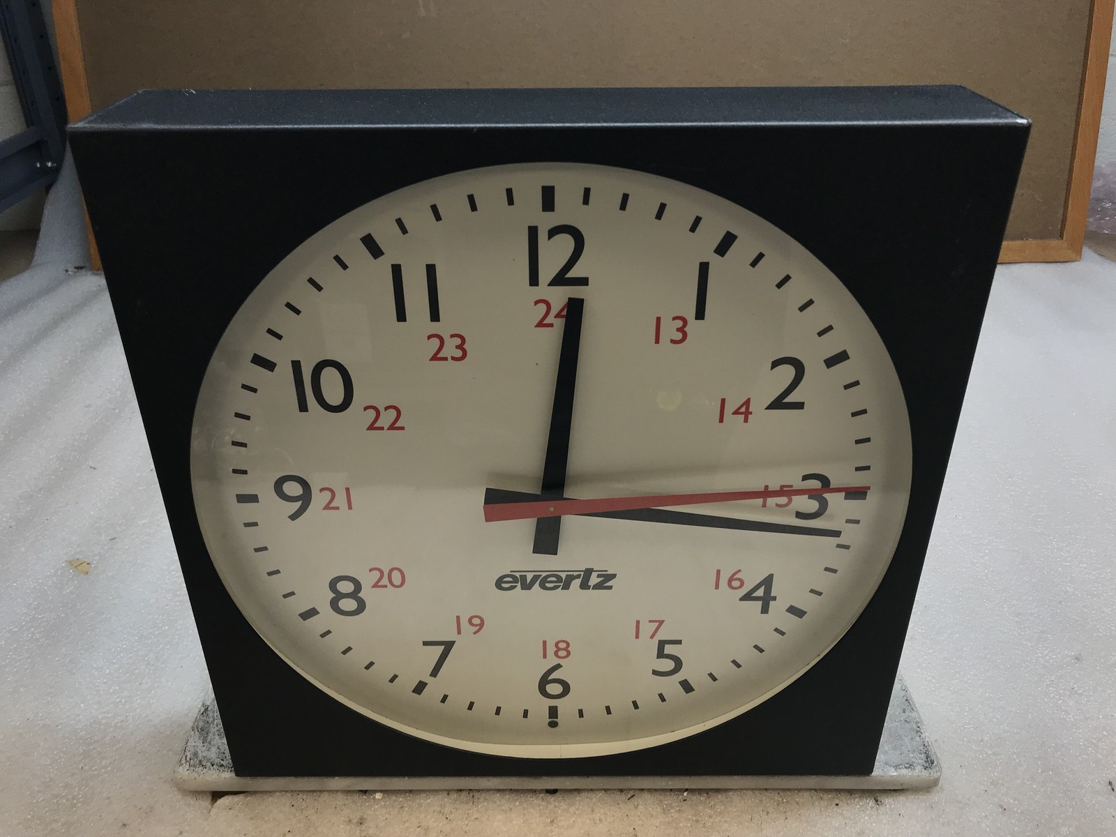 Evertz 1212L 12″ Analog Clock Backlit Back Light Studio Clock w/ PSU *READ*