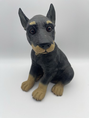 Vtg 1996 Art Line Inc BLACK DOBERMAN PINSCHER DOG FIGURINE Watching EYES Outdoor