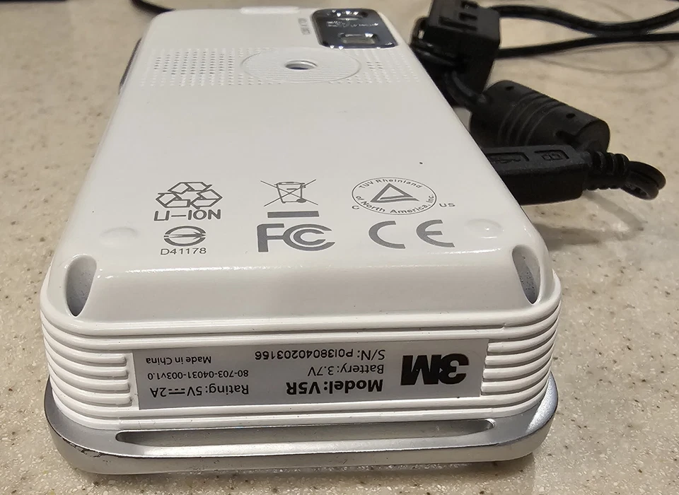 3M Camcorder Projector Shoot N Share CP40  V5R, Cables, Case, Adaptor, Works - Image 3 of 4