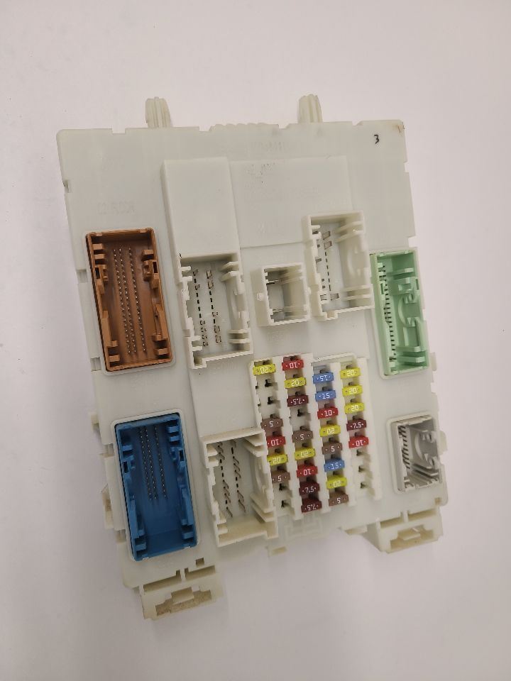 2012 FORD FOCUS Body Control BCM Module And Inside Fuse Block BV6N14A073JL