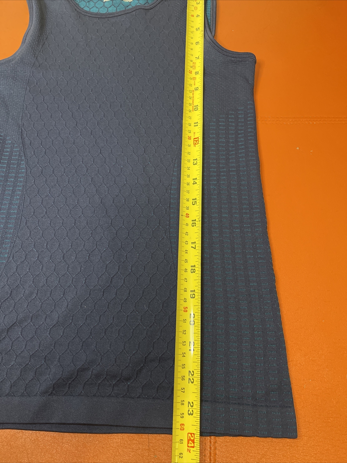 Athleta Honeycomb Textured Sequence Seamless Tank… - image 8