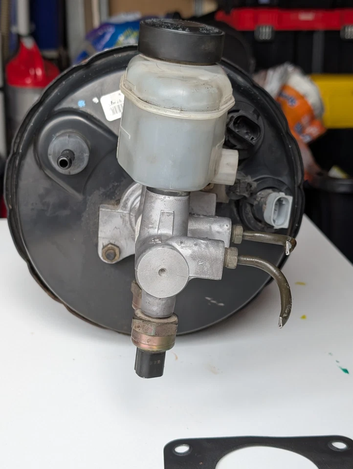 Toyota Sequoia 2001-2003 4,7 L refuerzo de freno con cilindro maestro y sensor OEM Foto 4 de 4