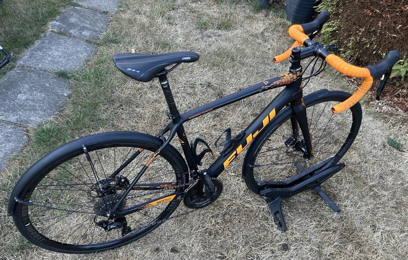 Fuji Gran Fondo one5 Carbon Road Bike, 52cm, 105 groupset including powermeter