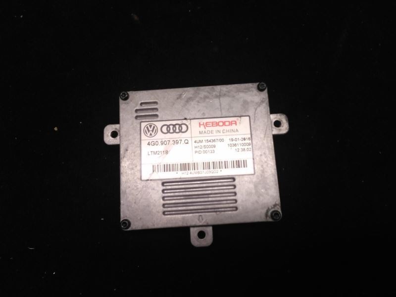 Audi R8 Headlight P/N 1038868