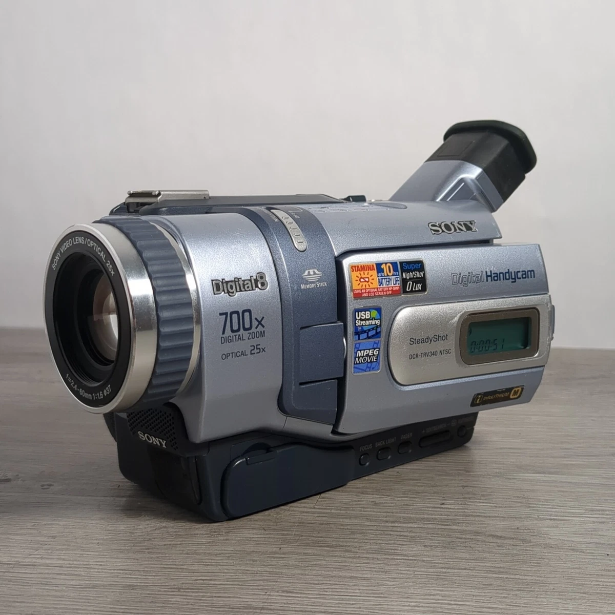 Preços baixos em Filmadoras de Vídeo 8 Sony Handycam 200x Zoom