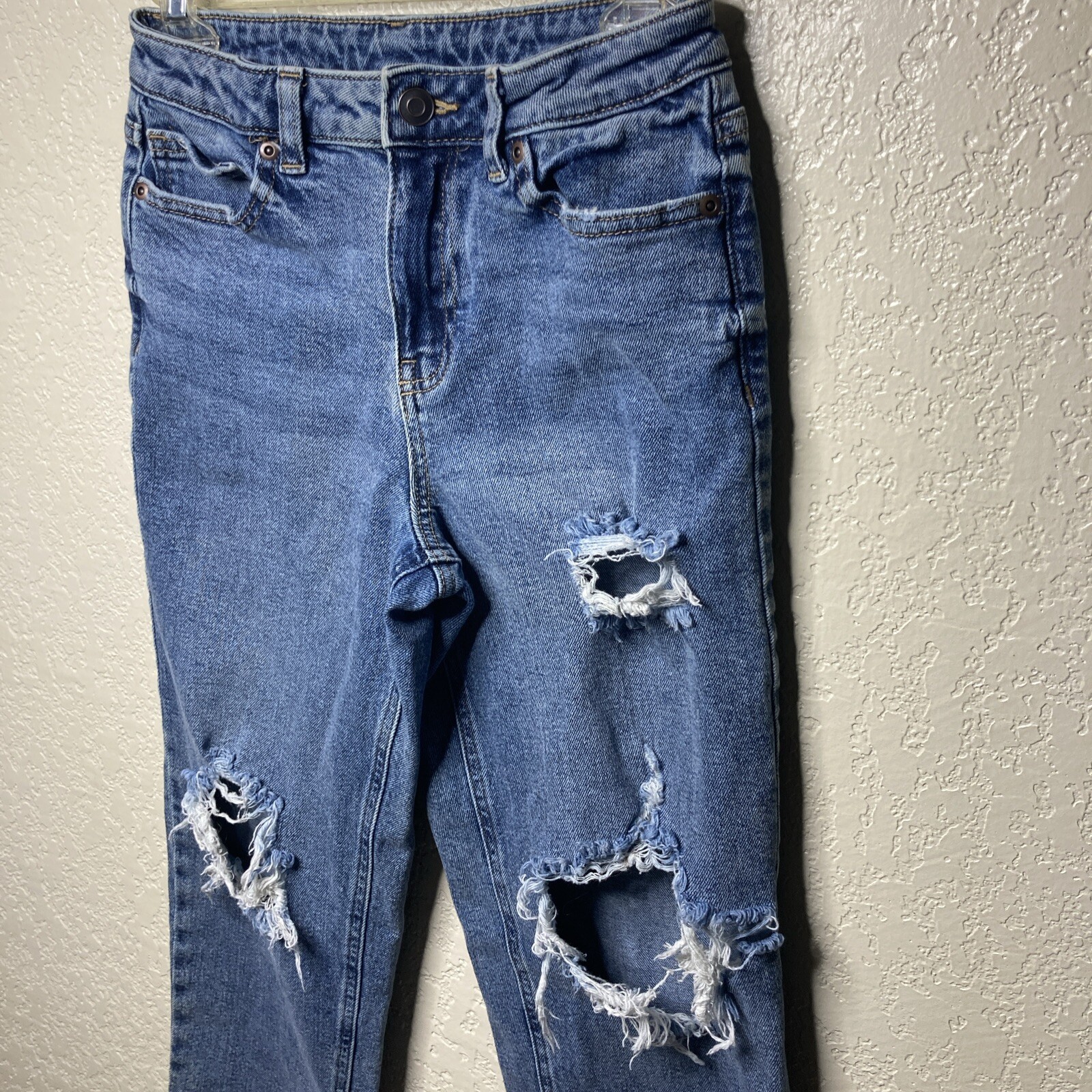 Picture 3 of 12