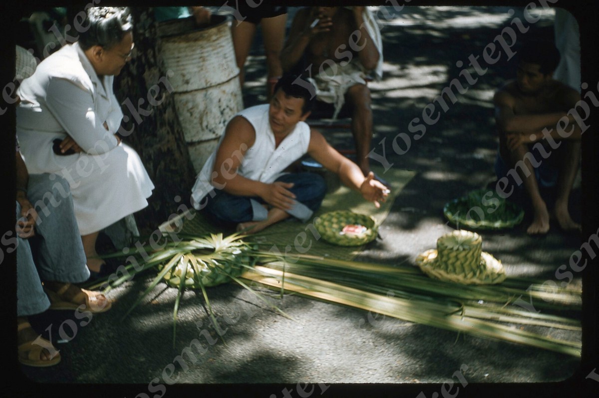 sl94 Original slide 1950's Red Kodachrome Hawaii weaving
