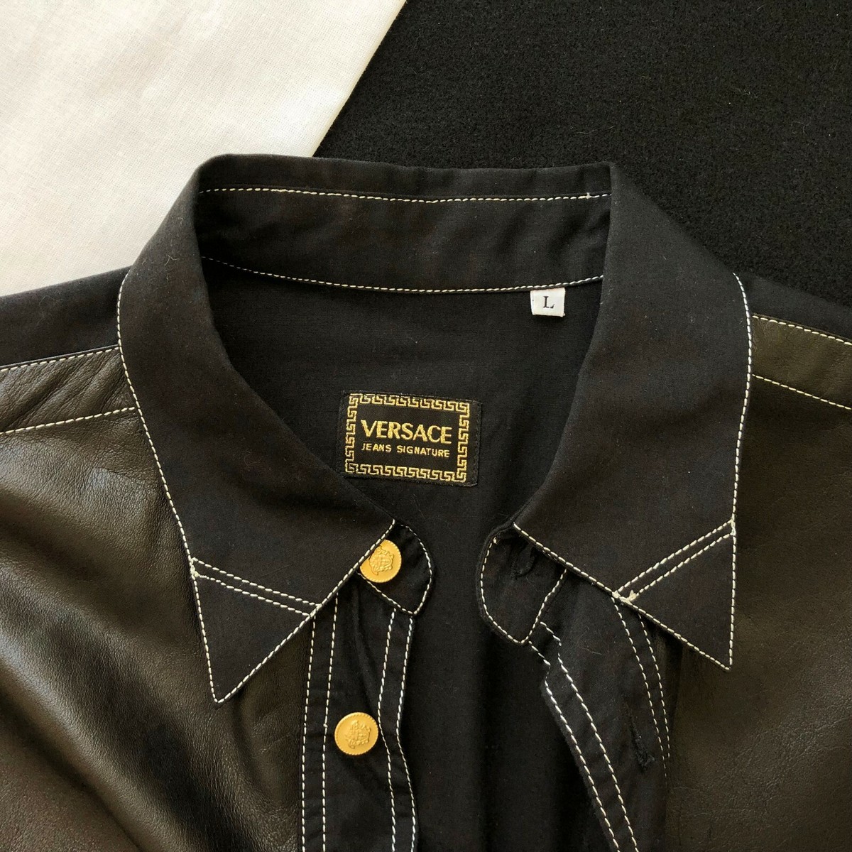 VERSACE JEANS SIGNATURE ブラックシャツ XL VERSACE JEANS SIGNATURE black leather & cotton shirt size L