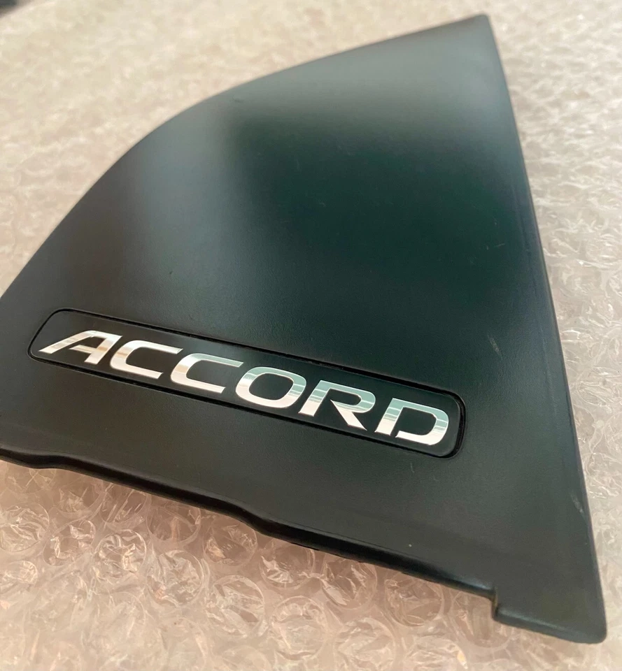 Acabamento da tampa do acabamento da janela traseira externa JDM (lado direito) Honda Accord 1994-1997 #1 - Imagem 4 de 4