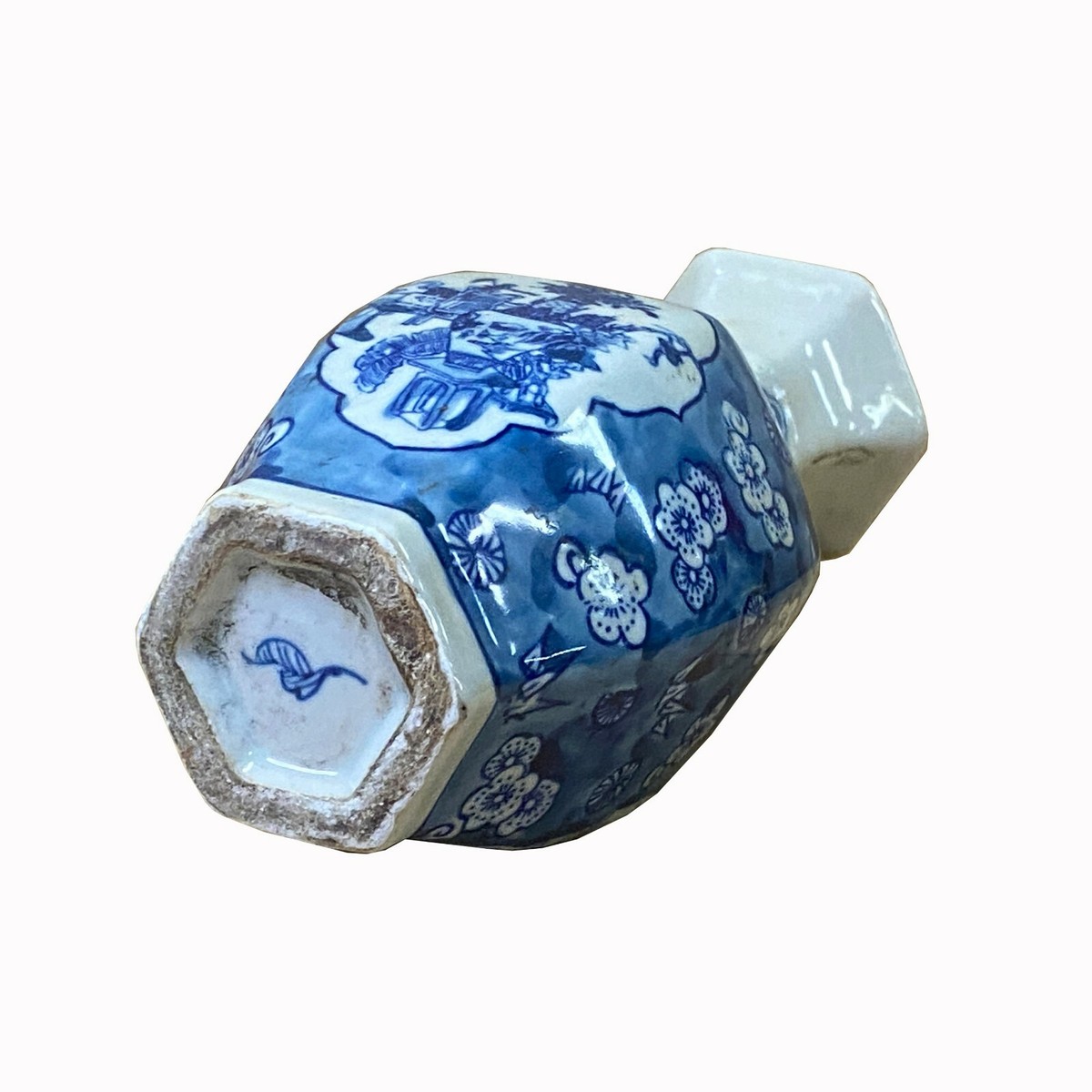 Lot of 2 Chinese Blue White Porcelain Hexagon Flowers Graphic Small Vase ws2035S Lot of 2 Chinese Blue White Porcelain Hexagon Flowers Graphic Small Vase ws2035S