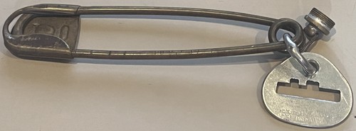 Vintage Key Tags Metal Safety Pin #130 Laundry Large 5" with Danglies - Picture 2 of 3