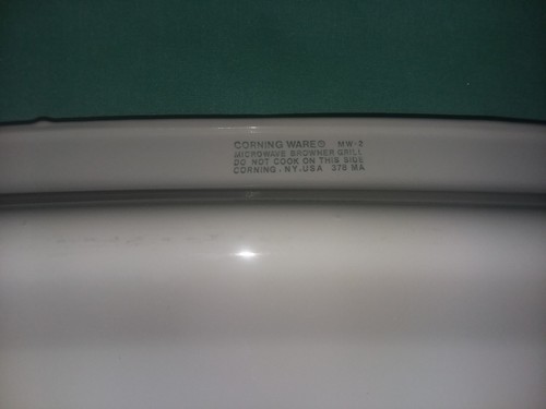 Corningware Microwave Warmer MW-2 11 1/2" x 11 1/2" White - Picture 3 of 3