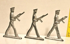 RUSSIAN SOLDIER ADVANCING W/ MACHINE GUN 3 RUSSIAN LEAD SEMIFLAT