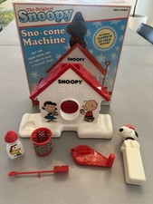Vintage Snoopy Sno-Cone Machine Peanuts Urban Outfitters Box Accessories