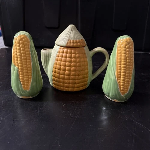 Vtg Shawnee Pottery Corn King 5 1/2” Tall Salt And Pepper Shakers &  5” Creamer