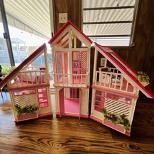 Vintage 1985 Barbie Dream House Furnished W/Box 1667 Pink Barbie House 300+ Pcs