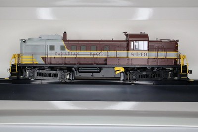 Bowser HO 25264 - Executive - ALCo RS-3 Diesel Locomotive ''Canadian Pacific''