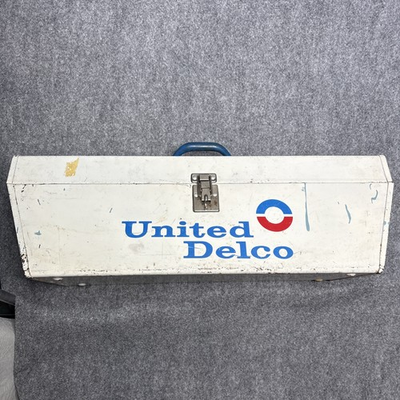 #ad Vtg 1960#x27;s United Delco AC Delco Metal Tool Box w Tray Gas Service Station Rare $74.99