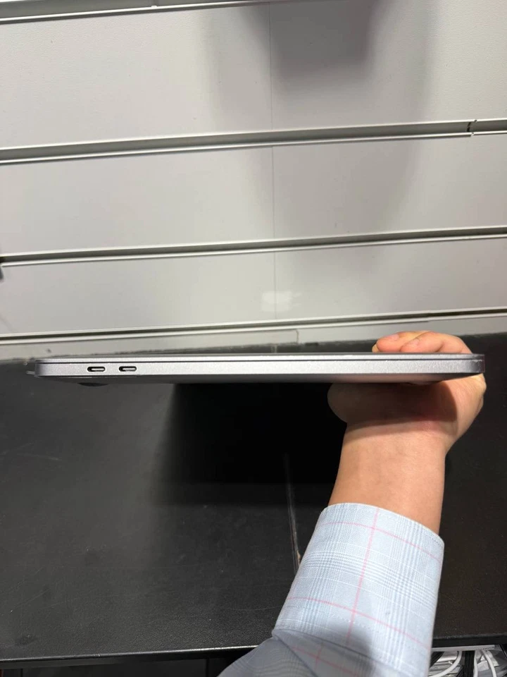 Apple MacBook Pro 13" M1 · 8GB · 256GB, photo 4 of 5