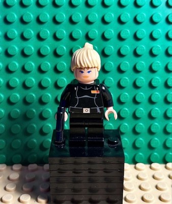 LEGO Star Wars Minifigure: (sw0182) Captain Juno Eclipse 7672 Rogue Shadow