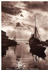 #SYRACUSE: LIGHT EFFECTS ON THE GRAND PORT