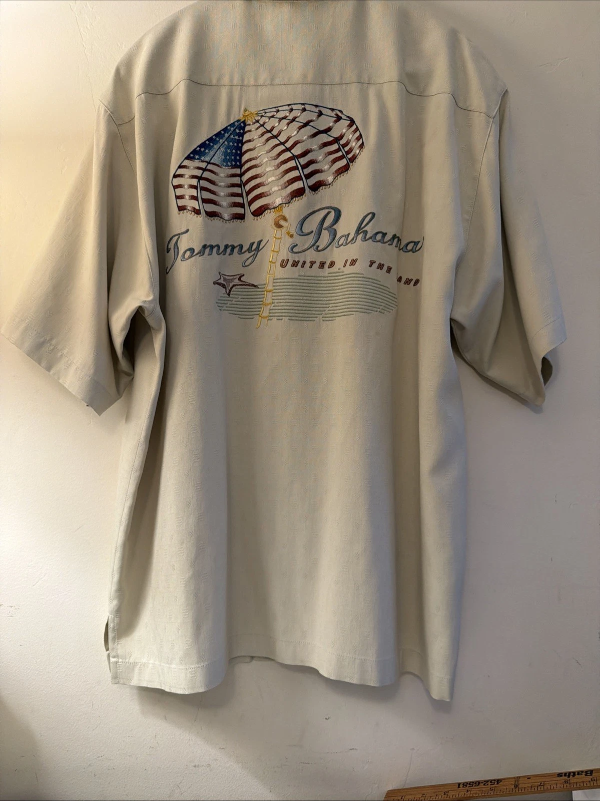 Tommy Bahama Silk Shirt Men Size Medium Cream Chest Size 46