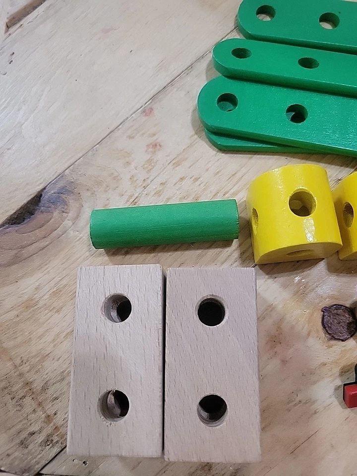 Juego vintage de 32 piezas de madera y plástico Brio Mec, ventanas y puertas rojas Foto 3 de 4