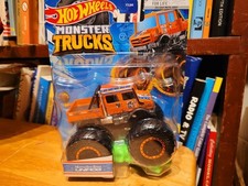 HOT WHEELS   MERCEDES BENZ UNIMOG  MONSTER TRUCK 1/64  in CARD