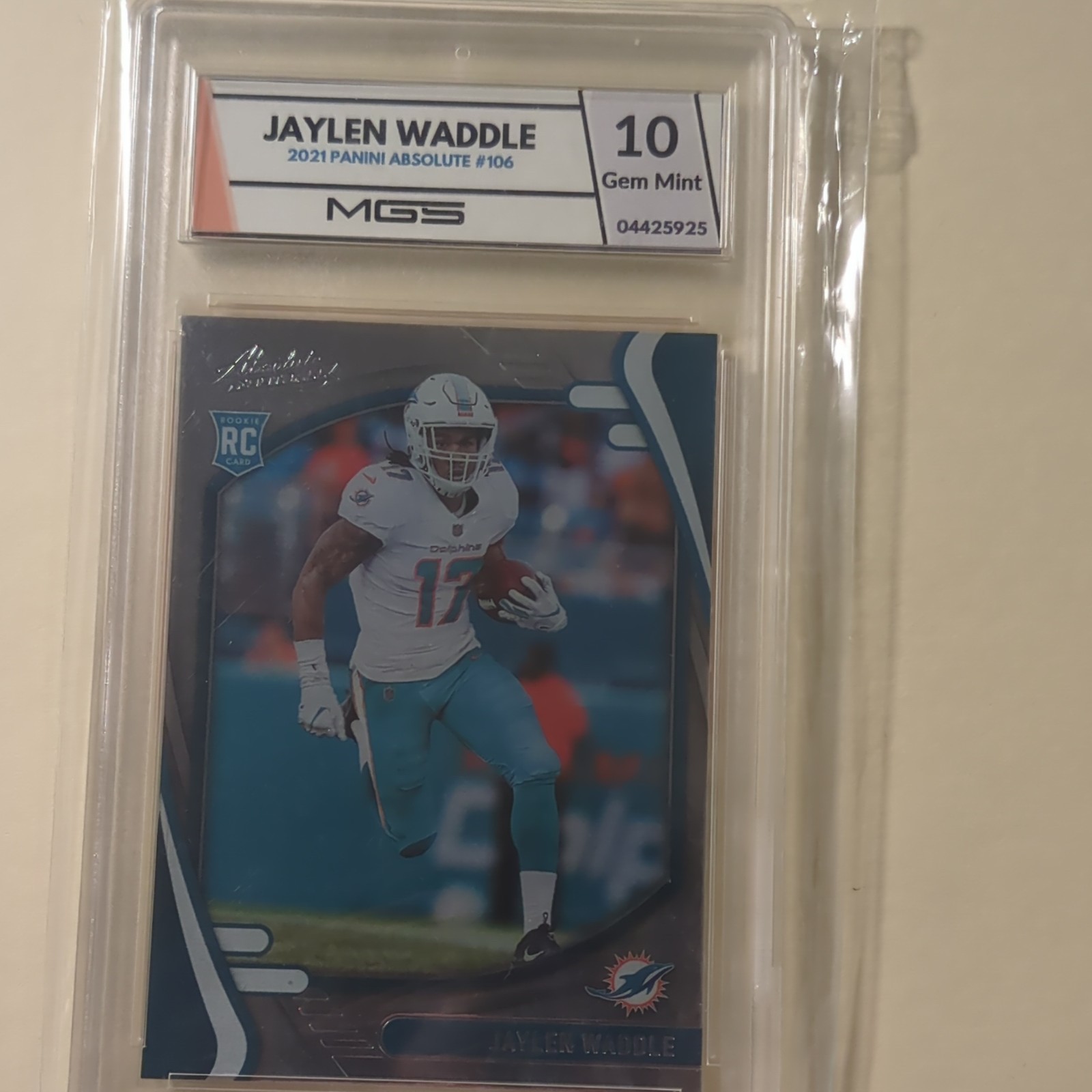 2021 Panini Absolute Jaylen Waddle Rookie #106 MGS 10 Miami Dolphins