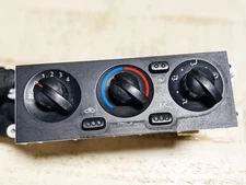 01-04 Nissan Xterra and Frontier Heater AC Temperature Control Switch Panel OEM