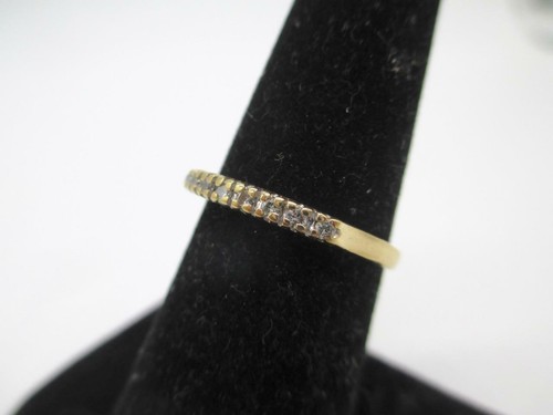 10 KT YELLOW GOLD 0.20 CTW DIAMOND WEDDING BAND RING SIZE 7.75 - Picture 6 of 6