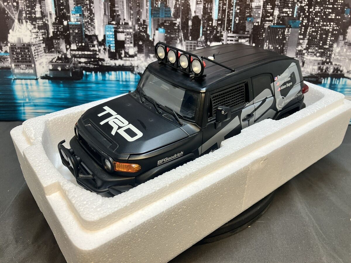 Auto Art 1/18 Toyota TRD FJ Cruiser Rod Millen Mat Black Auto Art 1/18 Toyota TRD FJ Cruiser Rod Millen Mat Black