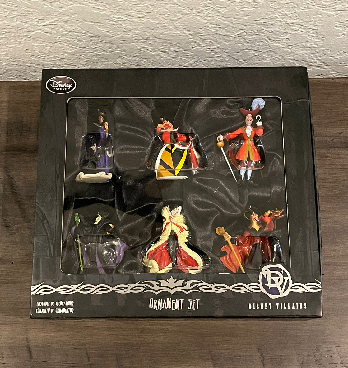 Disney Store 6 Ornament Set Disney Villains Capt Hook Jafar Queen