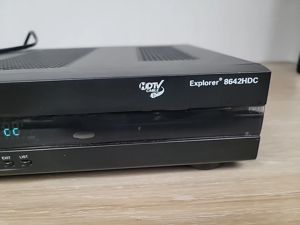 Cisco Explorer 8642HDC Digital Video TV Tuner Receiver HD DVR Set-Tops - Image 4 of 4