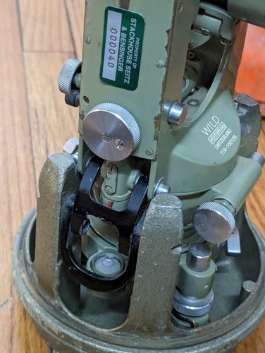 WILD HEERBRUGG SWITZERLAND T1 THEODOLITE W/CASE #2 - Picture 10 of 18